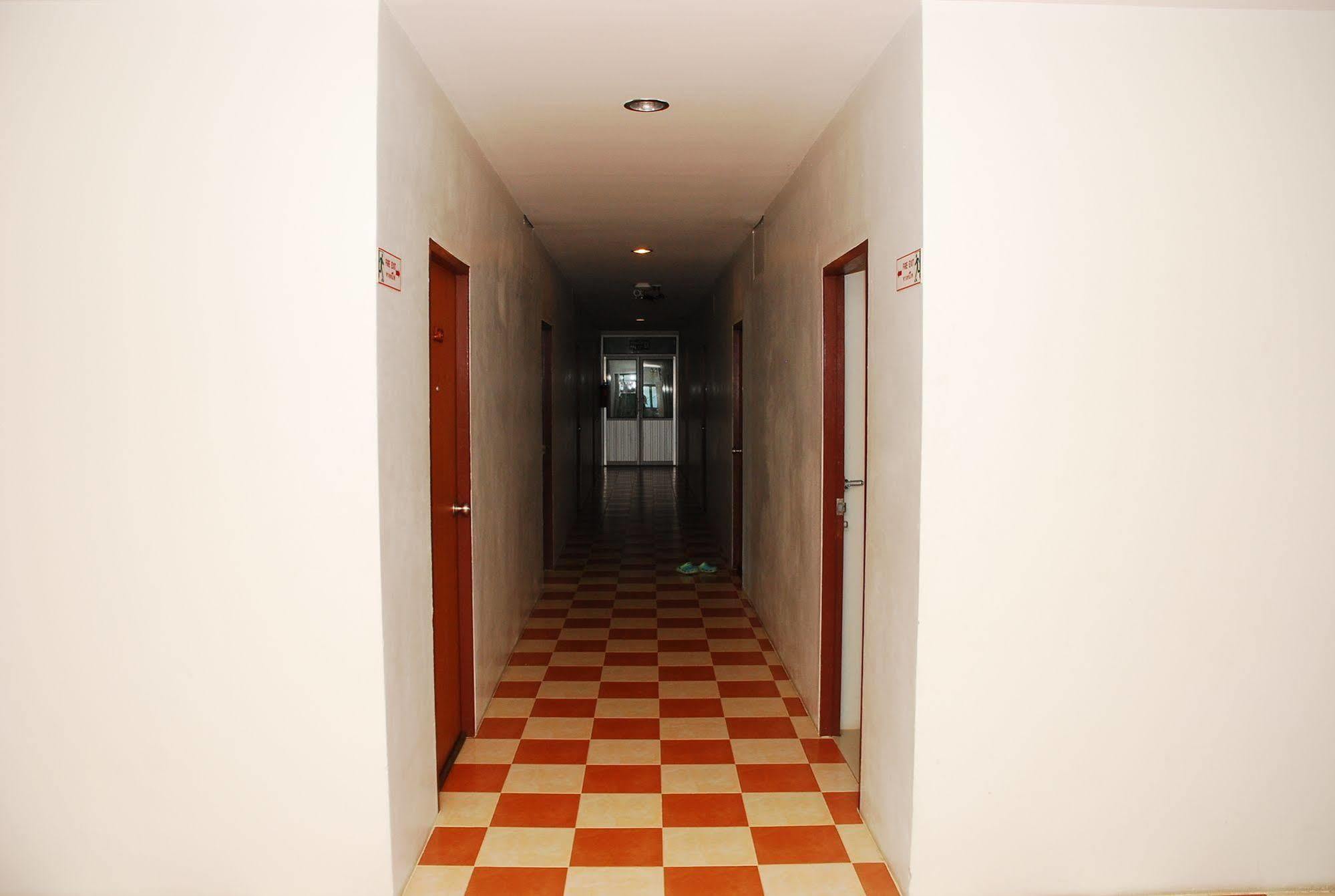 פראצ'ואפ קירי קאן Prachuap Beach Hotel מראה חיצוני תמונה