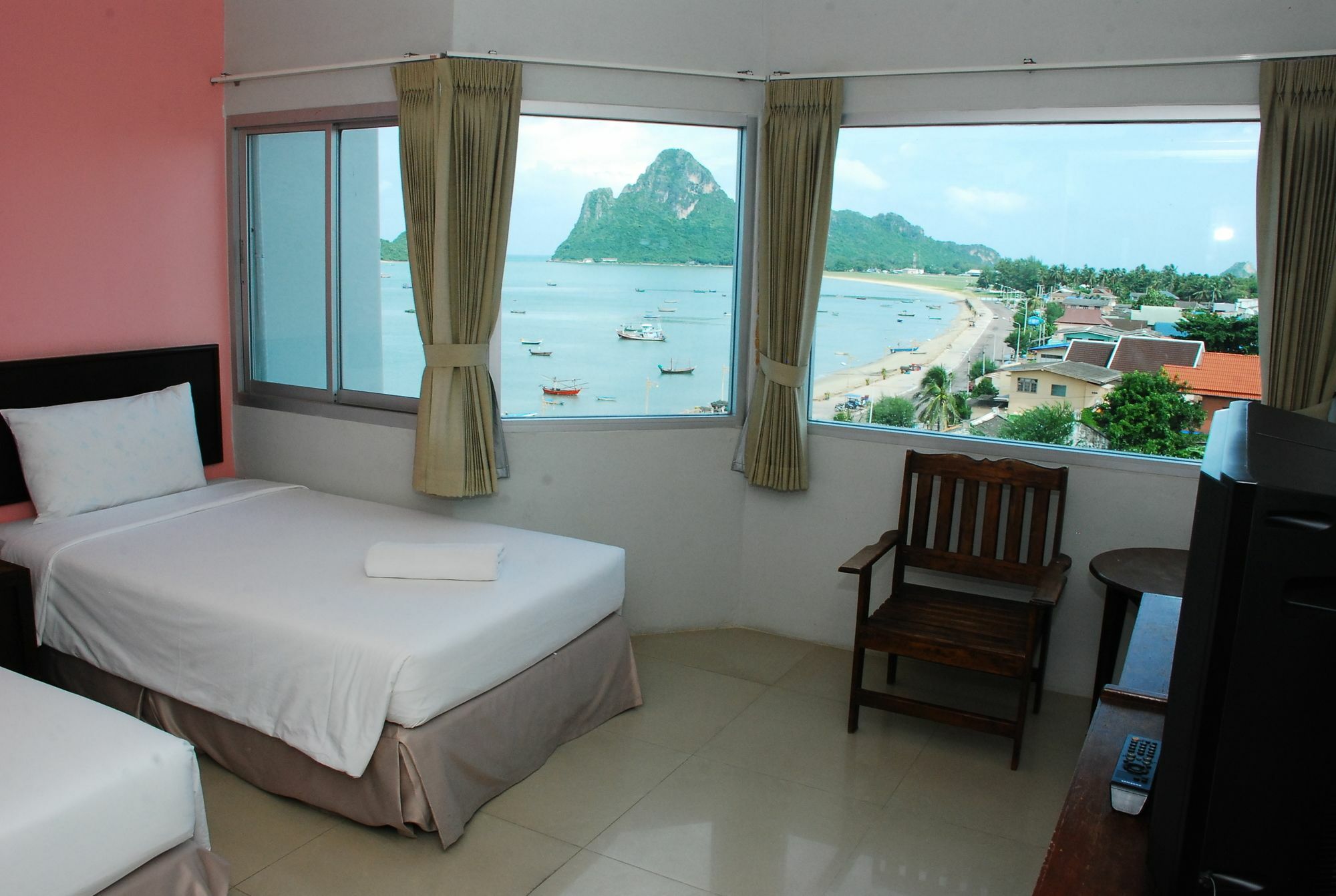 פראצ'ואפ קירי קאן Prachuap Beach Hotel מראה חיצוני תמונה